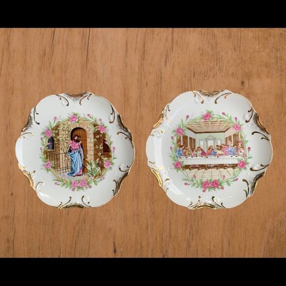 Vintage Other - EUC Vintage 2 Religious Wall Plates